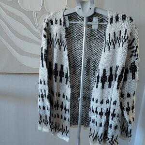 Black and White Patterned Women's Sweater
